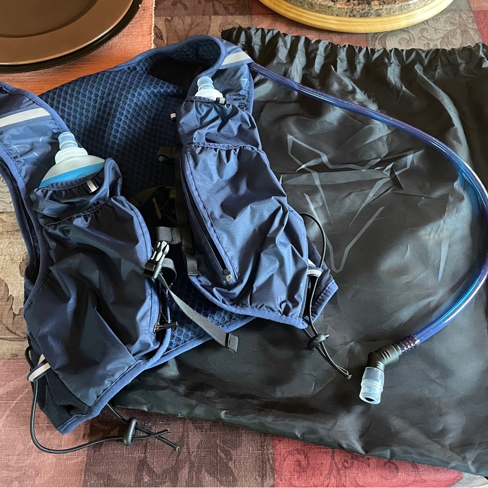 Navy Hydration Backpack (women)